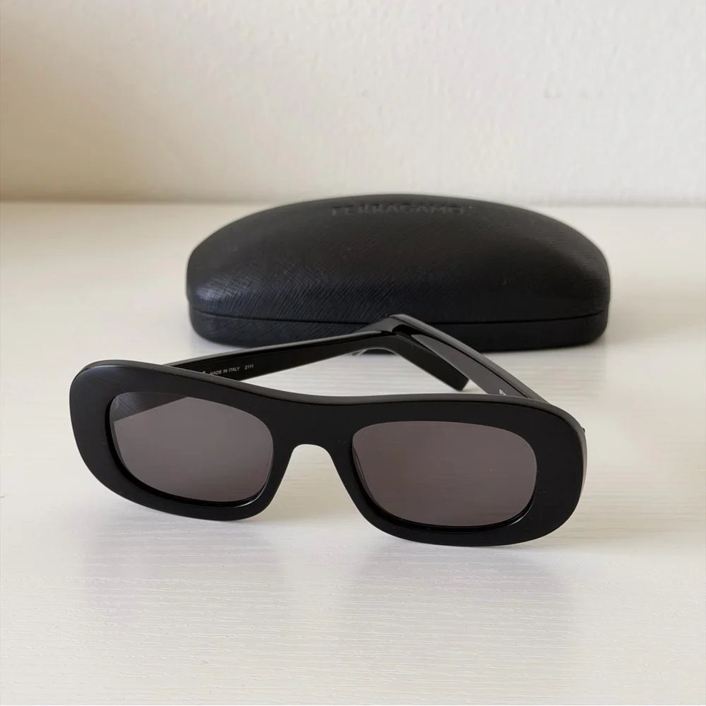 New! Ferragamo Black Sunglasses, SF1046S 001, Authentic
